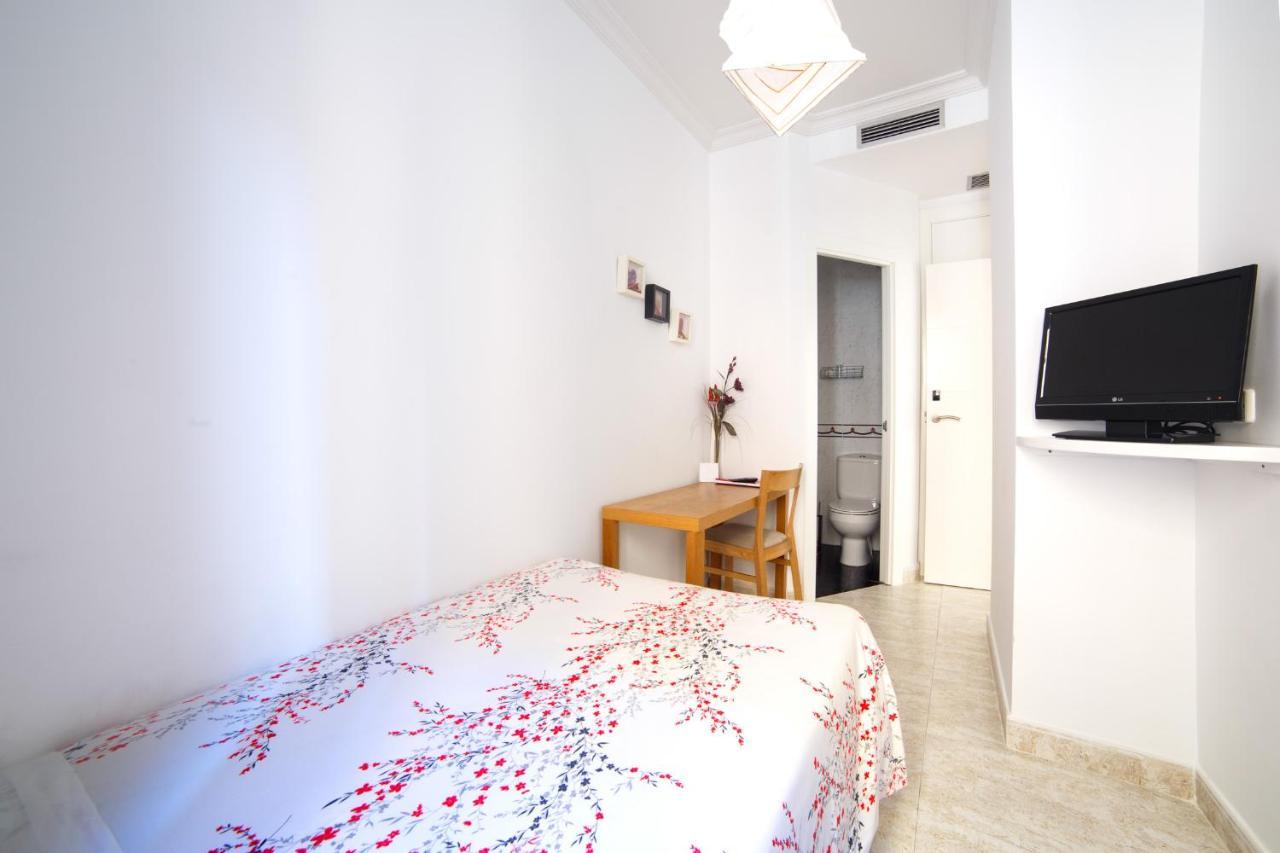 Hostal Barrera Madrid Exterior foto